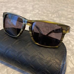 Oakley Men’s Holbrook LX Banded Green